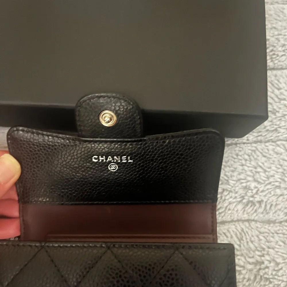 Chanel Caviar Classic Small Compact Flap Wallet - Picture 2 of 8